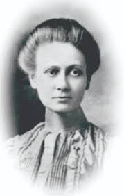 Women Pioneers Set Example at School of Medicine