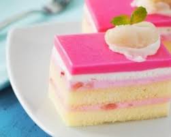 Recette De Entremet Mousse Litchis Miroir Fraises Et Biscuit Gateau Au Yaourt 0 Recette Gateau Individuel Desserts Fantaisie Gateau Yaourt