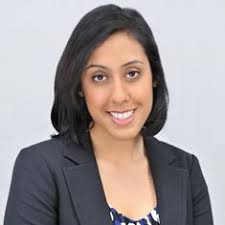 Sarah Rooney '13 and Meredith Kinney '07