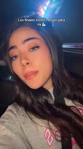 Aventura del día de hoy de Aurora : desmadrear unos calcetines nuevos ...