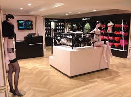 Des vêtements pour hommes et femmes, aux tenues pour bébés, en passant par la lingerie, la maroquinerie, les. Nouvel Espace Lingerie Aux Galeries Lafayette Haussmann Fifi Les Bons Tuyaux