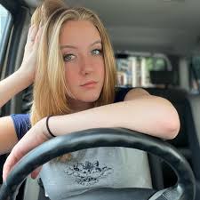 Nina Wallace (@nina_wallace02) • Instagram photos and videos