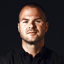 Compare Lorena Acosta vs Stephen Vail