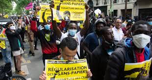 Communiqué logement de mouvements sociaux du logement et syndicats. Sans Papiers L Invisibilite Des Regularisations Pose Des Defis Aux Militants Alternatives Economiques