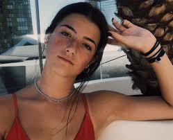 I'm not good at twitter but i try my best. Charli D Amelio 21 Facts About The Tiktok Star You Need To Know Popbuzz
