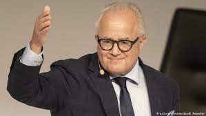 Ich übernehme damit persönlich verantwortung für meine entgleisung in der präsidiumssitzung vom 23. Fritz Keller Elected New Dfb President But Who Is He Sports German Football And Major International Sports News Dw 27 09 2019