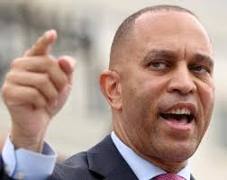 BREAKING: Hakeem Jeffries responds to President Trump saying that Democrat  members of Congress are displaying “seditious behavior” after they made a  video advocating for military members and the CIA to defy Trump's