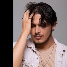 Re-Loca” nuevo sencillo del rapero jalisciense Viper JCR, disponible ahora  en las plataformas de streaming más populares y en nuestra tienda digital  ¡Escúchalo y/o cómpralo ahora! 🎧🌴 https://ffm.to/rlcvprj . . . . . #