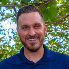 Justin Perrault's Instagram, Twitter & Facebook