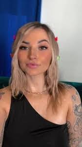 Marisa Connors's Instagram, Twitter & Facebook