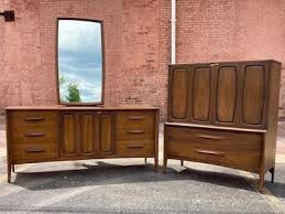 Whether you're searching for dressers, beds, or even nightstands, our modern and mid century bedroom furniture includes customized pieces that are handcrafted, customized, and built to last. Mid Century Bedroom Sets Dressers Sweet Modern Akron Oh
