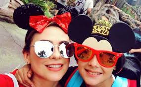 El desaire que le hizo luis miguel a su hijo en su cumpleaños la actriz habló como pocas veces de la relación del famoso cantante con sus hijos. El Hijo De Luis Miguel Y Aracely Arambula Celebra Su 13 Cumpleanos En Mexico Noticias Sin