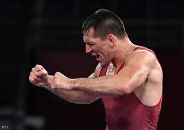 Lőrincz viktor elvesztette a kötöttfogású birkózók 87 kilogrammos súlycsoportjának szerdai döntőjét a tokiói olimpián, így bátyja, tamás keddi aranyérme után ő ezüstöt nyert. Xalmotdy2ewbnm
