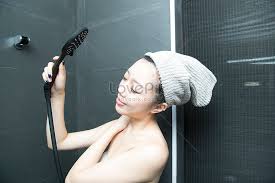 Blogger berdarah campuran yang juga seorang mahasiswa jurusan arsitektur di salah satu universitas terbaik di tanah air. Mandi Kamar Mandi Wanita Gambar Unduh Gratis Foto 500680463 Format Gambar Jpg Lovepik Com