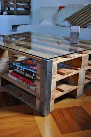 pallets tables en palettes de bois table basse palette idee deco palette