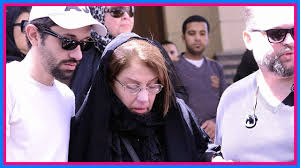عبد الظاهر السقا قائد الفراعنة الأسبق يحتفل اليوم بعيد ميلاده الـ47. Ø£ÙˆÙ„ Ø¸Ù‡ÙˆØ± Ù„ÙˆØ§Ù„Ø¯Ø© ÙƒØ±ÙŠÙ… Ù…Ø­Ù…ÙˆØ¯ Ø¹Ø¨Ø¯ Ø§Ù„Ø¹Ø²ÙŠØ² Ø§Ù„Ø²ÙˆØ¬Ø© Ø§Ù„Ø£ÙˆÙ„Ù‰ Ù„Ù…Ø­Ù…ÙˆØ¯ Ø¹Ø¨Ø¯ Ø§Ù„Ø¹Ø²ÙŠØ² Youtube