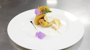 Melocotón de Calanda en papillote al aroma de pimienta rosa