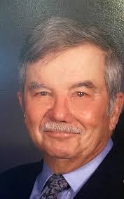 Lloyd Hodge's Instagram, Twitter & Facebook