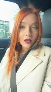 Vicky Richter's Instagram, Twitter & Facebook