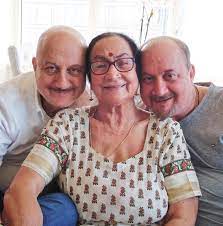 Veteran actor anupam kher issued an official statement on his twitter handle. Anupam Kher S Family Too Tests Positive