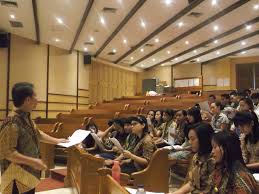 Seperti apa profil para pengajar di kampus ini? Kontak Sttin Jakarta
