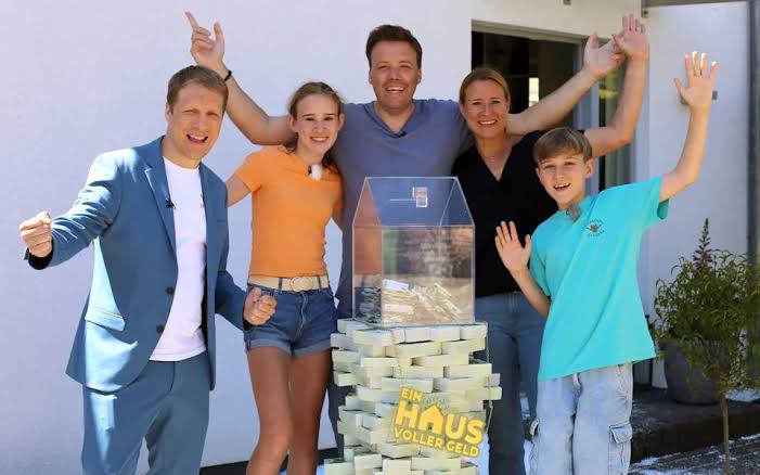 Aachener Familie zerlegt für TV-Show ihr Haus - und vorlauten Oliver Pocher  gleich mit - Yahoo Nachrichten