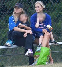Nordegren and woods have two kids, sam and charlie, from their marriage that ended in 2010. Tiger Woods Ex Elin Nordegren Is Joined By Her Twin Josefin To Cheer On Daughter At Soccer Match Daily Mail Online