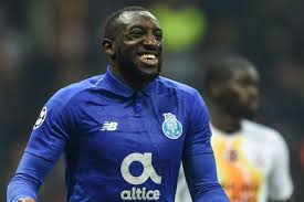 Jogador emprestado pelo fc porto ao v.guimarães. Alvo De Atos Racistas Atacante Do Porto Abandona Jogo Na Liga Portuguesa Goal Com