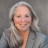 Laura Mann's Instagram, Twitter & Facebook