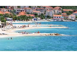 Der 1,5 km lange sandstrand von medulin ist einer der wenigen sandstrände in kroatien und ist daher sehr gefragt bei urlaubern die in die region istrien kommen. Strand Pantan Trogir Kroatische Strande