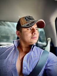 Trabajando duro, porque rico solos mis besos 🙈. 🦍👊🏽🏋🏽‍♂️💪🏽🫀😘