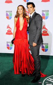 Y precisamente ha sido ella la última estrella de la familia luego de hacer su debut en el cine y de la mano de su propio padre. Cristian De La Fuente Y Angelica Castro En Los Grammy Latinos 2011 Alfombra Roja De Los Grammy Latinos 2011 Foto En Bekia Actualidad
