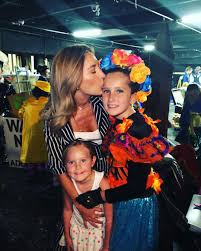 El actor gabriel soto defendió a irina baeva al asegurar que es una chava estudiada. La Actriz Rusa Irina Baeva Rompio El Silencio Sobre Su Ausencia En La Primera Comunion De Una De Las Hijas De Geraldine Bazan Y Gabriel Soto