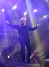 Select your location below to find your distributor or contact us. Dexter Holland Wikipedia