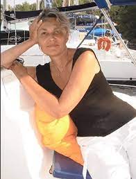 Lauréat du grand prix de l'inserm en 2010, il décrit, avec son équipe marseillaise, des virus. La Femme De Didier Raoult Se Confie Rarement Sur Leur Mariage J Aime Cette Vie