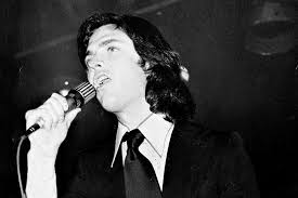 1973: el show de Camilo Sesto por la "reconstrucción de Chile" - La Tercera