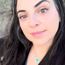 Melissa Deeter's Instagram, Twitter & Facebook