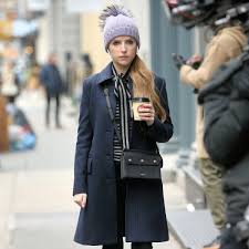 Anna Kendrick On The Set Of Love Life In New York City 2019 12 04 Anna Kendrick Anna Kendrick Pitch Perfect Kendrick