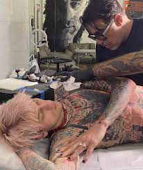Machine gun kelly is originally from cleveland, ohio. Machine Gun Kelly Just Got A New Arm Tattoo On Top Of His Old Ink