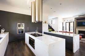 Connecting the bushland to the home with colour and texture. Modern Island Bench Off 61