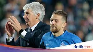 Papu Gomez Against Gian Piero Gasperini Cold War