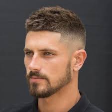 S'il n'est pas toujours facile pour un homme de trouver la coiffure idéale, sa coupe de cheveux si vous êtes à court d'idées, découvrez notre sélection de coupes de cheveux tendance en 2021, qui feront craquer les filles. Coupe Cheveux Homme