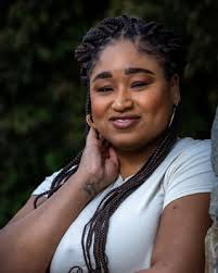 Amber Moy's Instagram, Twitter & Facebook