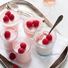 Bayrische Creme Mit Himbeeren Rezept Bayrisch Creme Himbeeren Einfacher Nachtisch