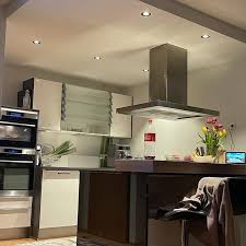 Wir ziehen demnächst in einen sanierten altbau ein und haben uns für eine abluftlösung für unsere inselesse entschieden. Abgehangte Decke Im Kuchenbereich Trimm Trockenbau Facebook