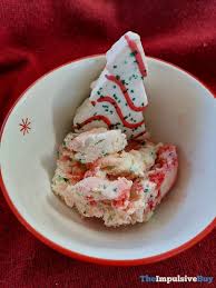 Forget presents — we want these tasty christmas cakes! Review Little Debbie Christmas Tree Cakes Ice Cream The Impulsive Buy