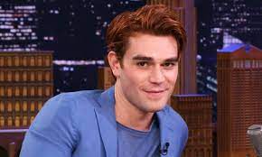 He has two older sisters and is the nephew of former rugby union player and coach michael jones. Xj9zyvunouhqkm