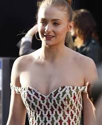 صوفي تيرنر 💓 ليدي سانسا لمبه النيون 17 الف فولت