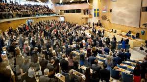 Riksdagens partier är överens om att dra ner antalet ledamöter vid omröstningar och sammanträden i kammaren till 55 till slutet av mars. Insandare Banta Antalet Ledamoter I Riksdagen Dn Se
