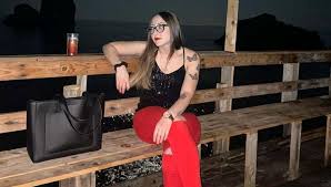 Uccisa mentre era in giro con gli amici. 9gqbyw2kcxmivm